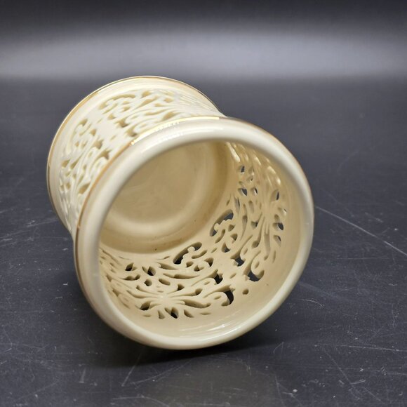Lenox Ivory Porcelain Tealight Holder Perforated With Gold Trim DH1349 - Picture 8 of 8